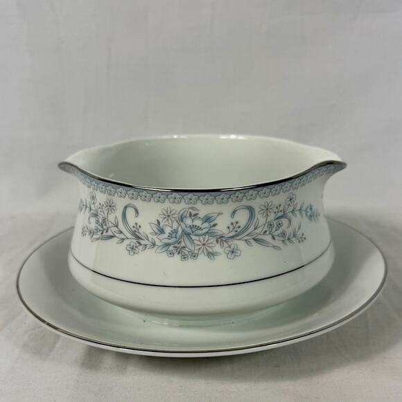 Mikasa Fine China Dresden Rose Gravy Boat L9009 Serving Dishes Floral - Picture 1 of 6